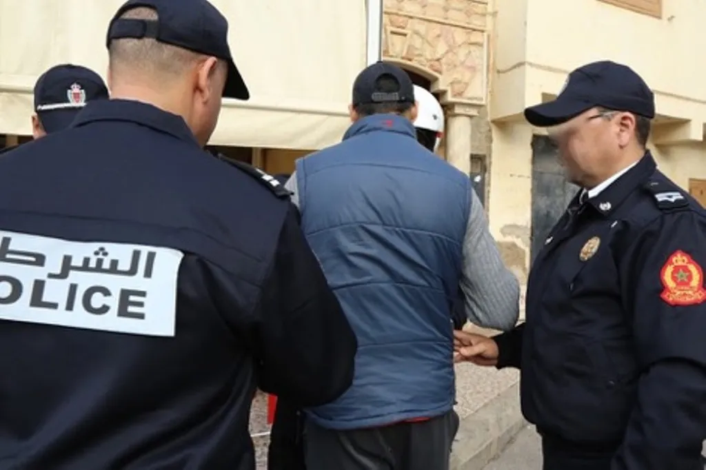 Fes: intervención policial con arma reglamentaria y TASER para detener a un sospechoso