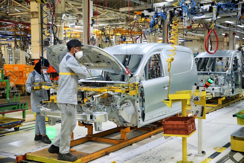 Crecen las exportaciones industriales mientras caen fosfatos y textil