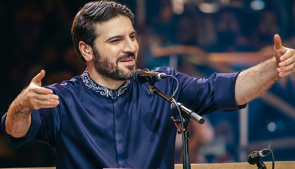Sami Yusuf cautiva al público del Festival de Fez con una velada de inspiración espiritual