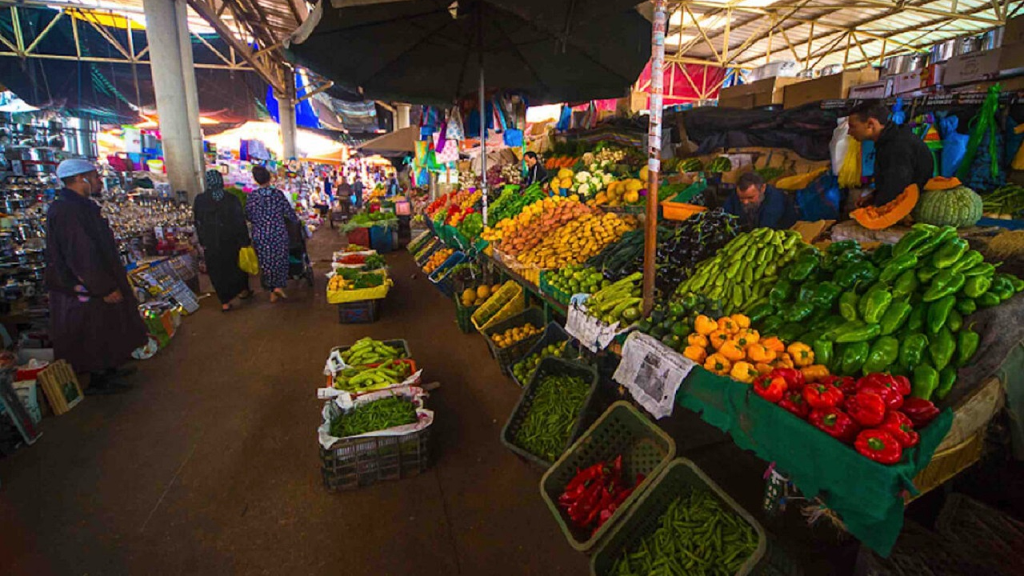 Los precios de frutas y hortalizas bajan en los mercados mayoristas gracias a la abundancia de la producción